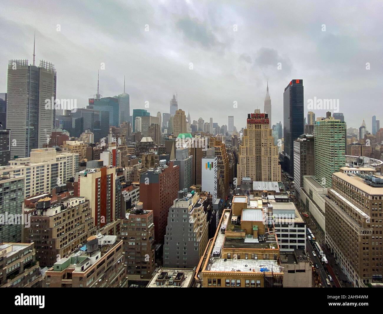 New York City - Dic 13, 2019: Il New Yorker Hotel uno dei più famosi alberghi di New York, situato sulla 8th Avenue nel centro di Manhattan. Foto Stock