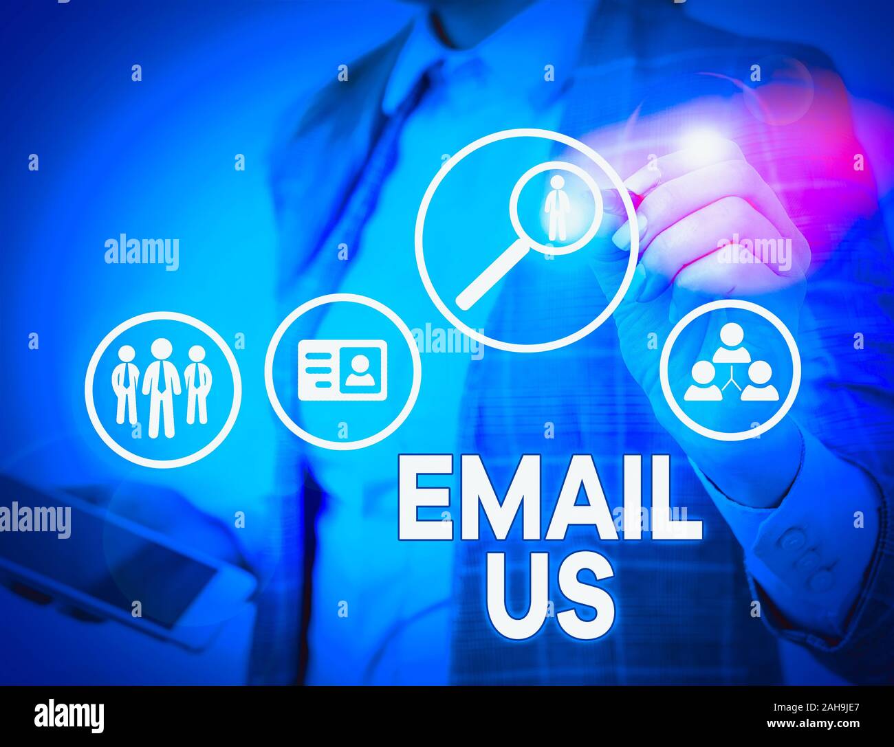 Conceptual la scrittura a mano che mostra il email noi. Concetto significato inviando un messaggio commerciale di un gruppo di mostrare tramite posta elettronica Foto Stock