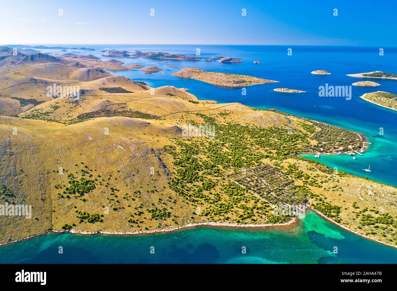 Le isole di Kornati. Spettacolare isola arcipelago paesaggio del Parco Nazionale di Kornati vista aerea, Dalmazia regione della Croazia Foto Stock