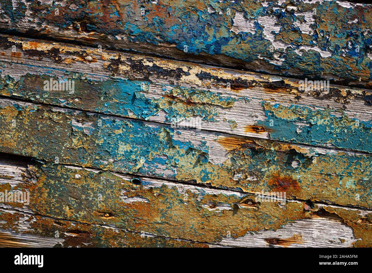 Peeling vernice blu sfondo texture di legno con dure shaddows Foto Stock