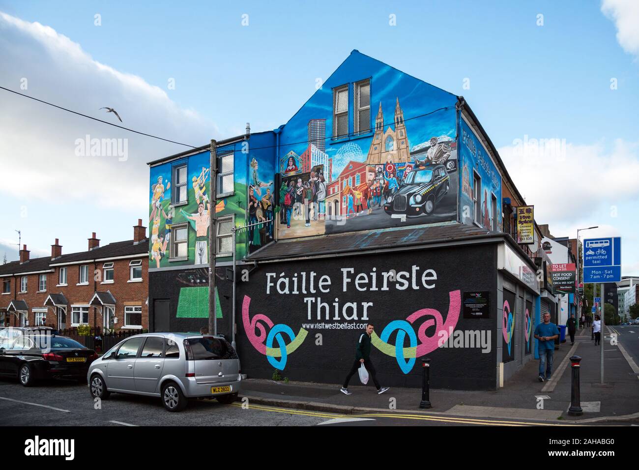 13.07.2019, Belfast, Irlanda del Nord e Gran Bretagna - murale presso l'ufficio informazioni turistiche, Falls Road, Occidente Cattolico di Belfast. Le pitture murali sono state pai Foto Stock
