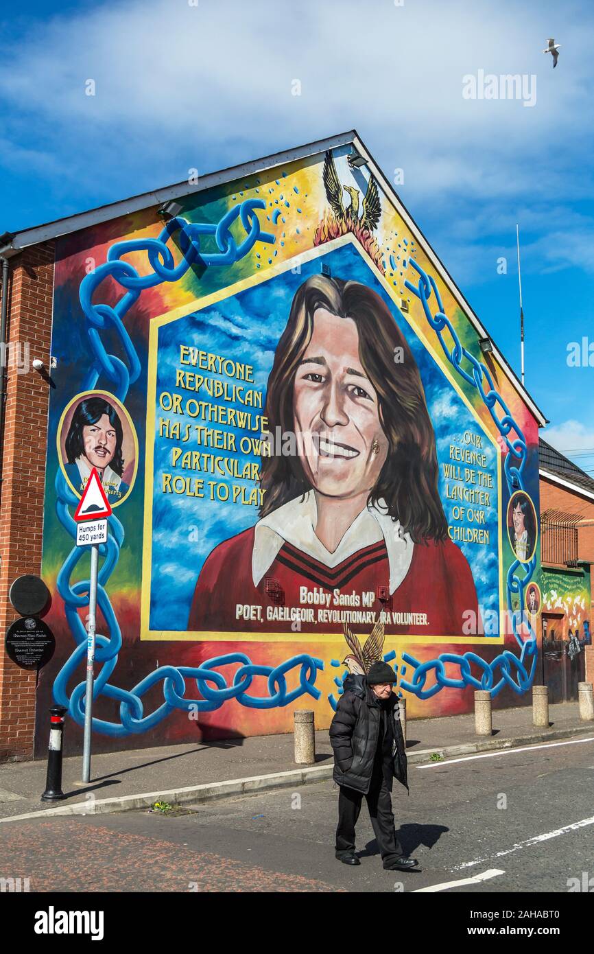 14.07.2019, Belfast, Irlanda del Nord e Gran Bretagna - Sinn Fein edifici con ritratto di Bobby Sands di Falls Road, Occidente Cattolico di Belfast. Il Foto Stock