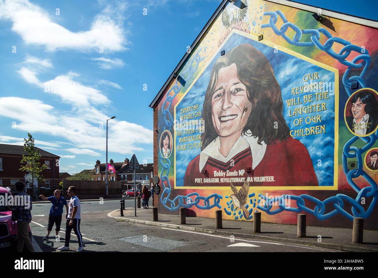 14.07.2019, Belfast, Irlanda del Nord e Gran Bretagna - Sinn Fein edifici con ritratto di Bobby Sands di Falls Road, Occidente Cattolico di Belfast. Il Foto Stock