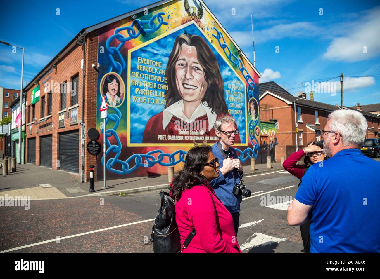 14.07.2019, Belfast, Irlanda del Nord e Gran Bretagna - Sinn Fein edifici con ritratto di Bobby Sands di Falls Road, Occidente Cattolico di Belfast. Il Foto Stock