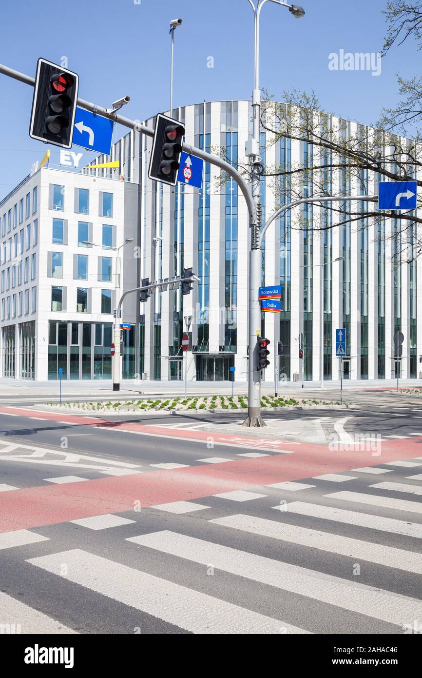 29.04.2018, Wroclaw, Bassa Slesia, Polonia - Nuovo edificio per uffici per la società di consulenza di gestione EY Ernst & Young a Breslavia. 00P180429D285CAROEX.JPG [ Foto Stock