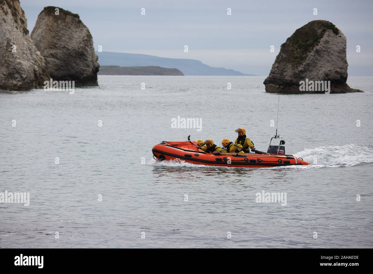 28.05.2017, acqua dolce, Isle of Wight, Gran Bretagna - scialuppa di salvataggio dell'acqua dolce scialuppa di salvataggio indipendenti servizio nella baia di acqua dolce. 00S170528D125CAROEX. Foto Stock