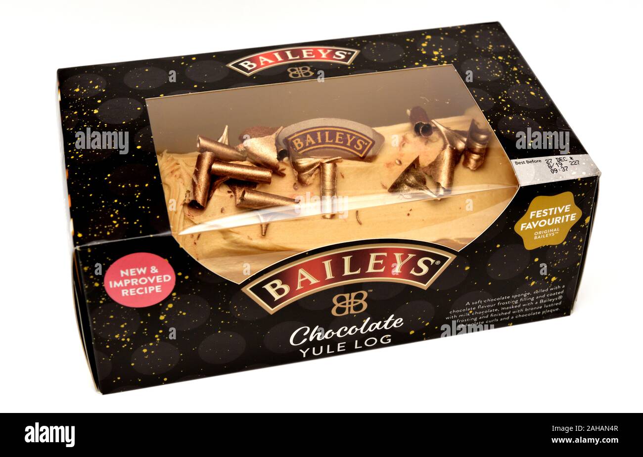 Il Baileys Chocolate yule log casella di retail Foto Stock Il Baileys Chocolate yule log casella di retail Foto Stock
