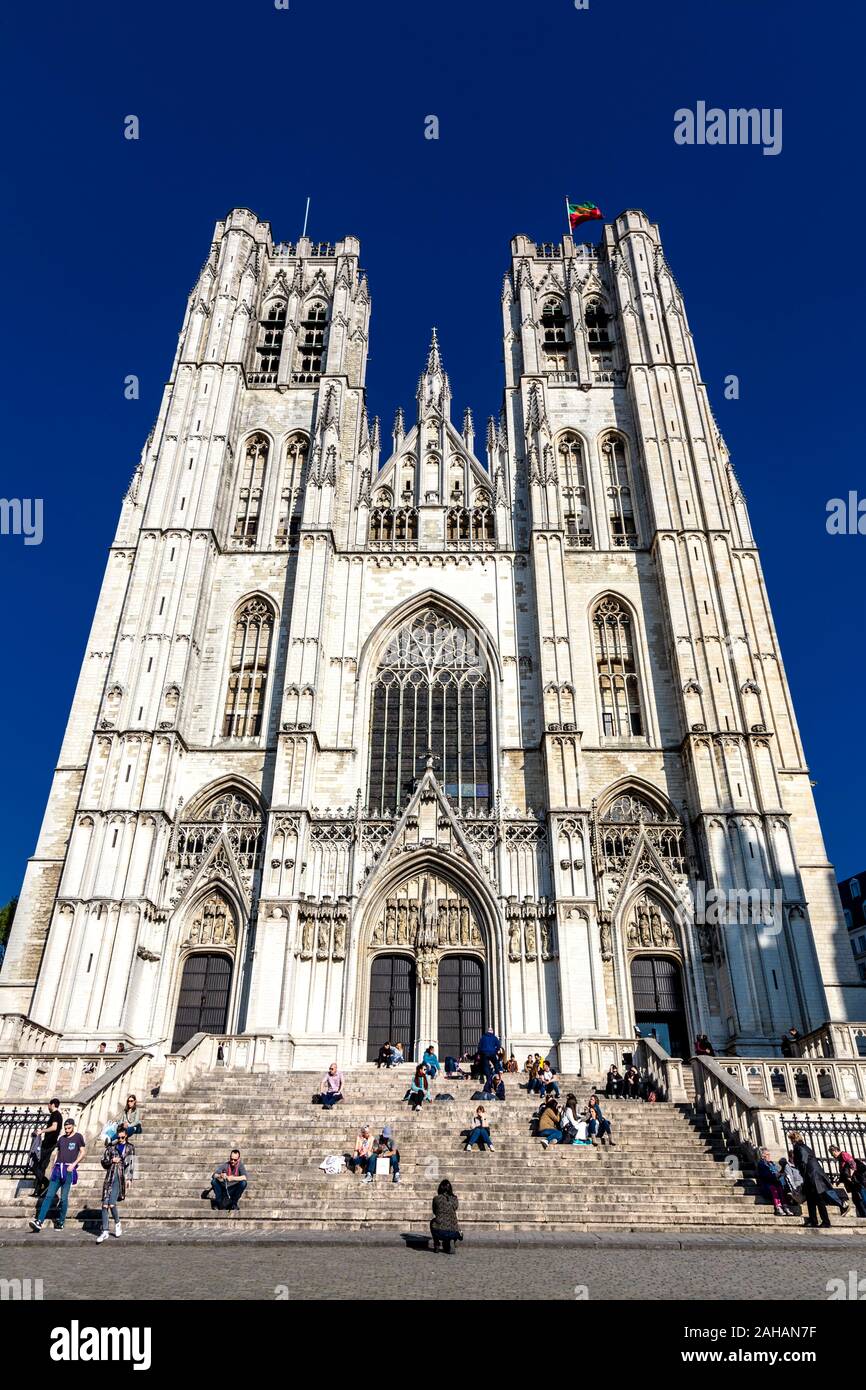 Esterno del San Michele e Santa Gudula Cathedral, Bruxelles, Belgio Foto Stock