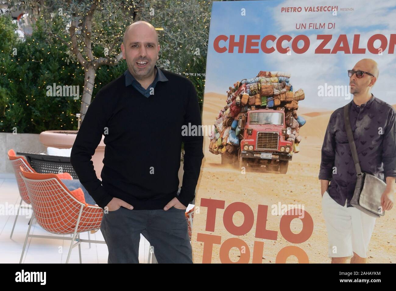 Checco Zalone assiste l'Tolo Tolo photocall filmato al Le Meridien Hotel in Roma. Foto Stock