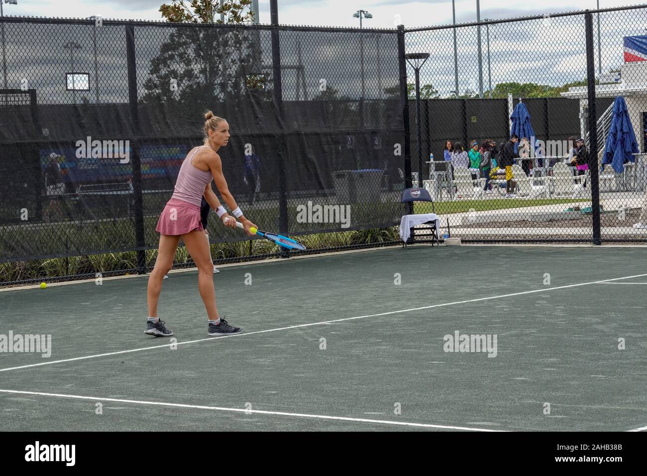 Orlando,FL/USA-11/16/19: Arantxa Rus giocando in Oracle Pro Series ITF World Tour presso gli Stati Uniti Associazione Tennis USTA National Campus Foto Stock
