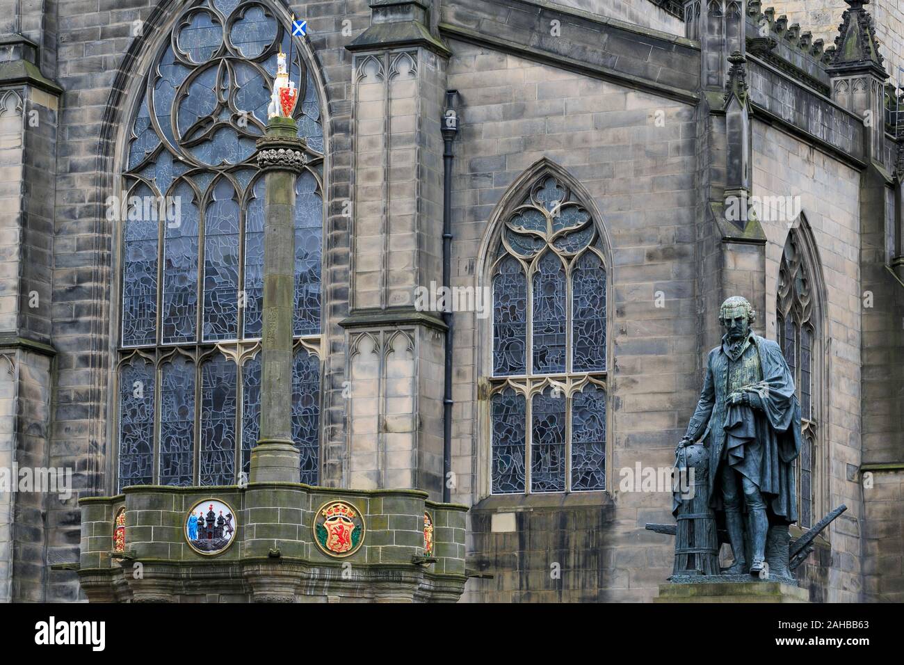 Adam Smith statua, il Royal Mile di Edimburgo, Scozia, Regno Unito Foto Stock
