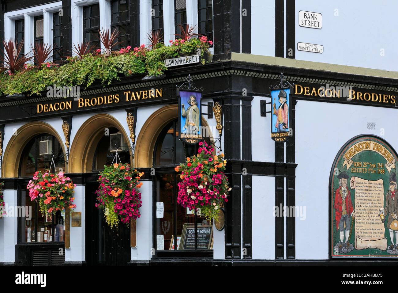 Il diacono Brodie's Tavern, il Royal Mile di Edimburgo, Scozia, Regno Unito Foto Stock