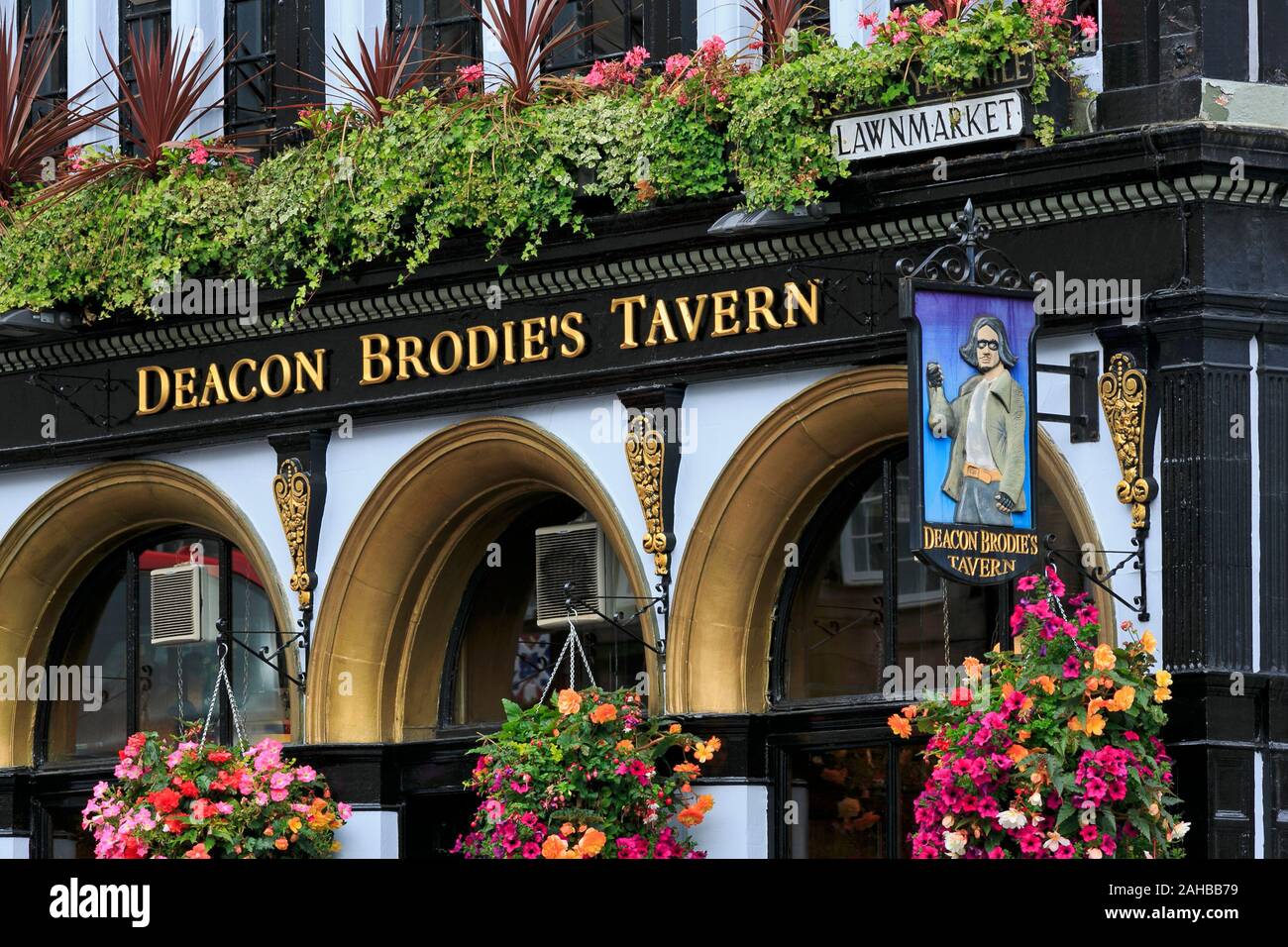 Il diacono Brodie's Tavern, il Royal Mile di Edimburgo, Scozia, Regno Unito Foto Stock
