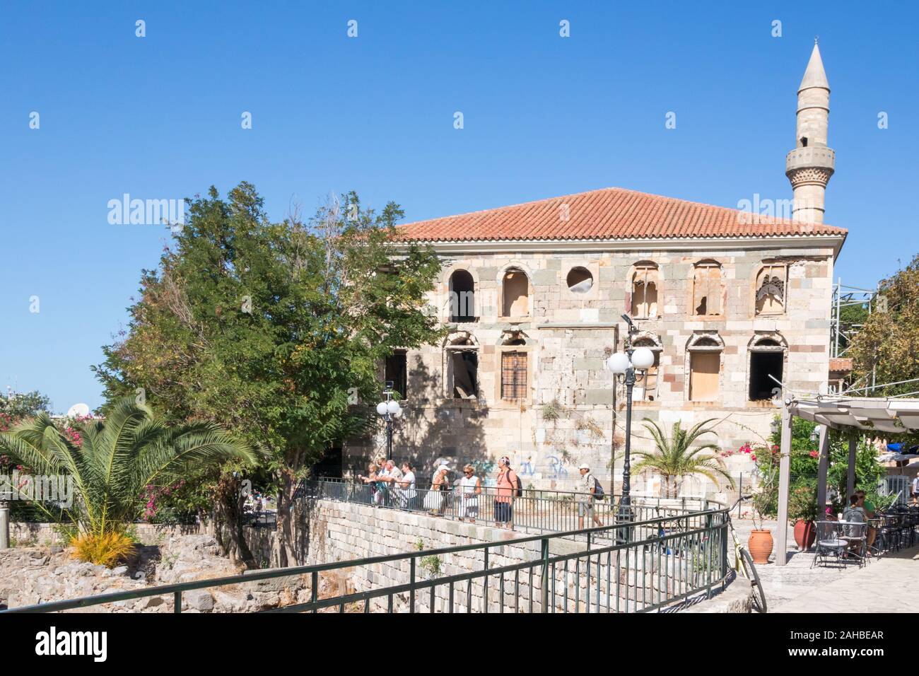 Kos, Grecia - 21 Settembre 2019: La Loggia moschea - la moschea di Gazi Hassan Pasha. La moschea risale al tempo della dominazione ottomana. Foto Stock