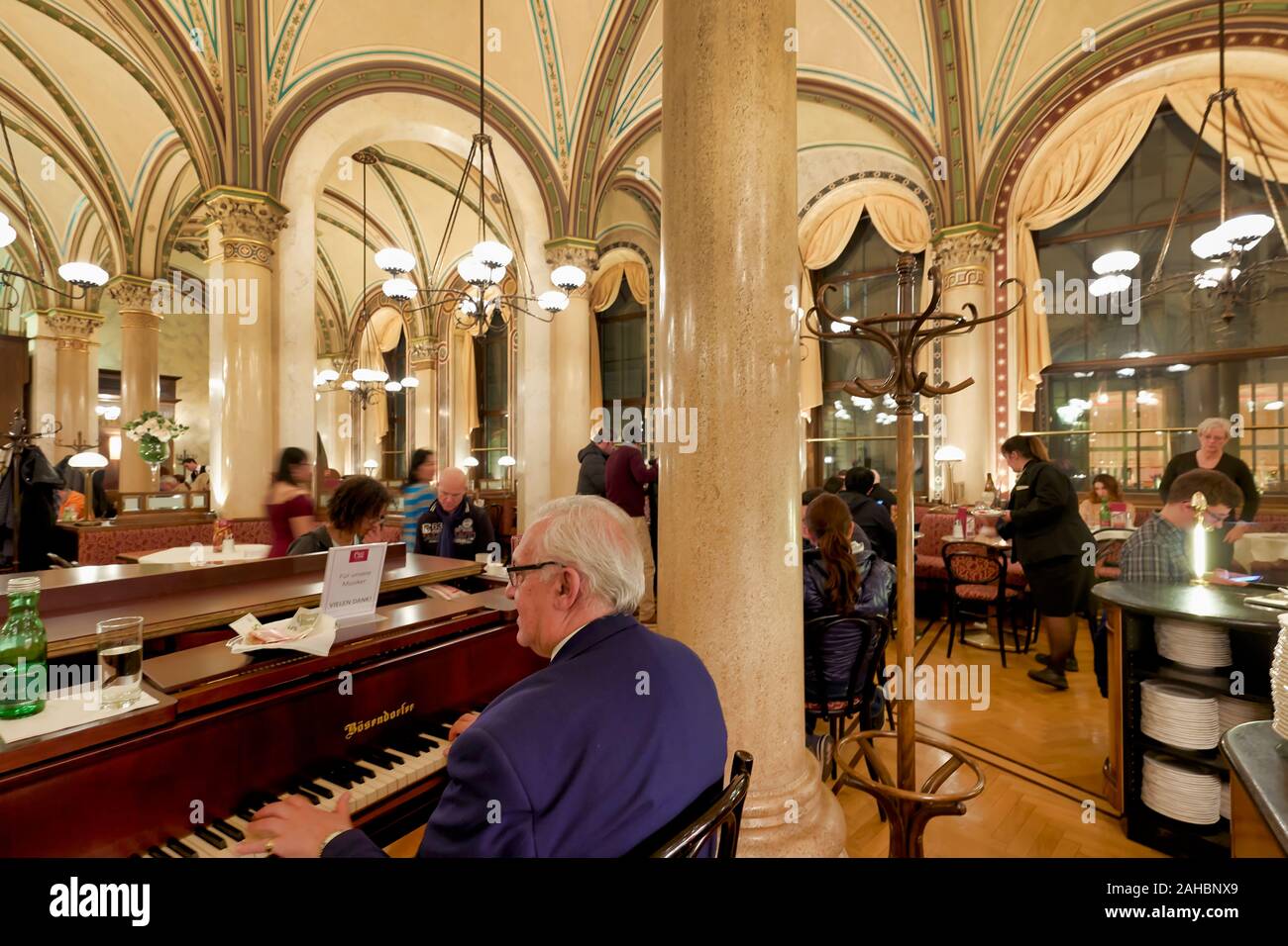 Il Cafe Central. Vienna Austria Foto Stock