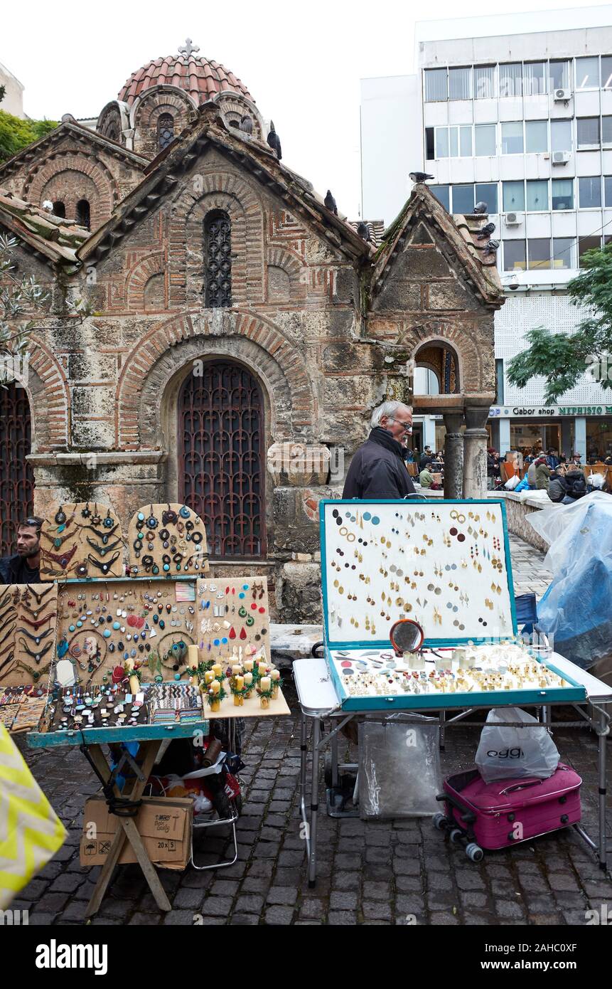 Strada del mercato ad Atene, kapnikarea chiesa Foto Stock