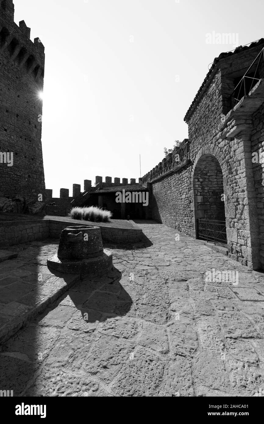 Guaita Castello di San Marino. Esterno della Rocca della Guaita castello. Foto Stock