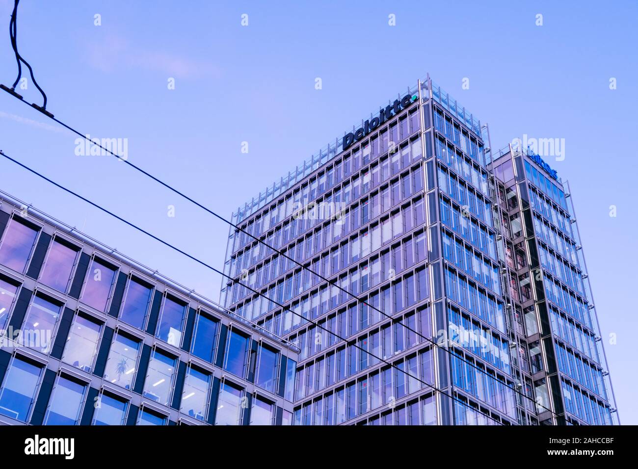 Bucarest, Romania - Dic 15, 2019: Bucarest, Romania - Dic 15, 2019: Infosys e deloitte HQ a Bucarest, in Romania. Foto Stock