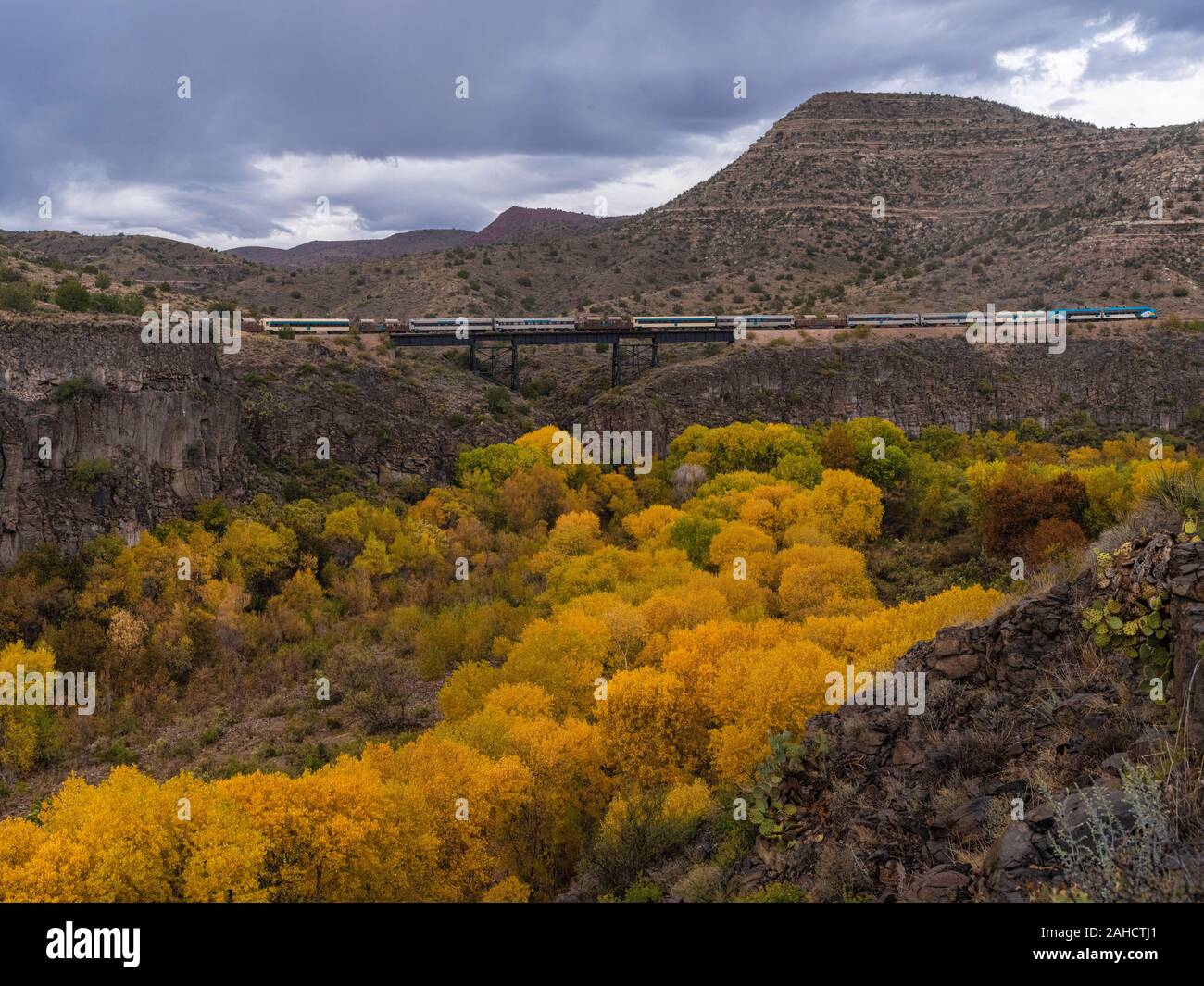 Verde Canyon Railroad, Corrente al di sopra del fiume Verde, Arizona Foto Stock