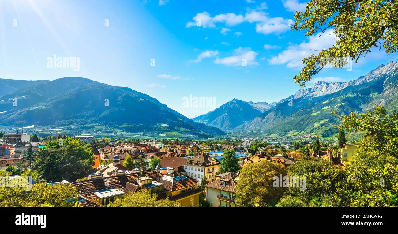 Merano Merano o vista dalla Passeggiata Tappeiner. Trentino Alto Adige Sud Tirolo, Italia. L'Europa. Foto Stock