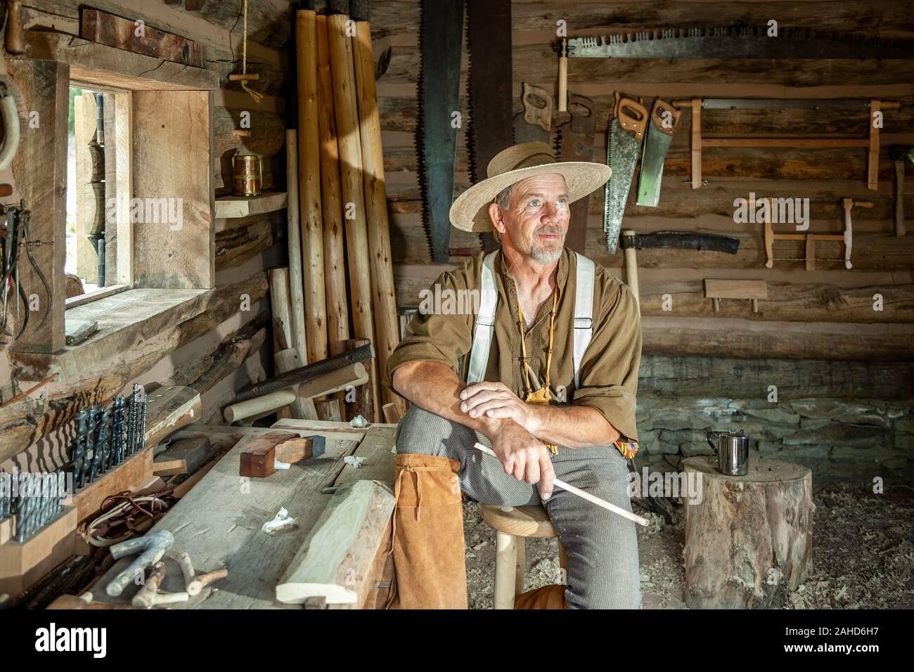 Lavoratore di legno, El Rancho de Las Golondrinas (museo vivente di storia), Santa Fe, New Mexico USA Foto Stock