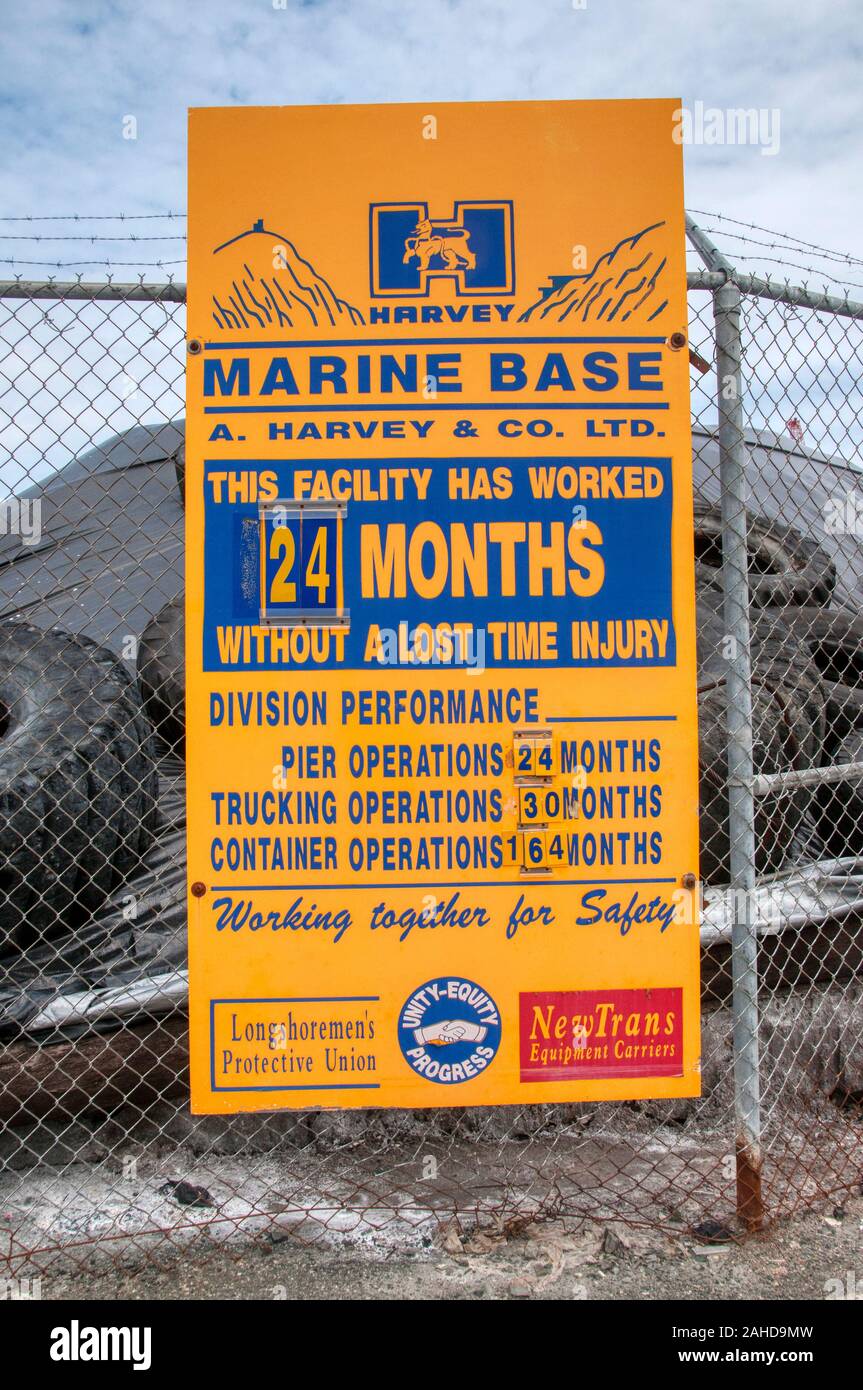 Record di sicurezza all'esterno del dock presso il St John, Terranova. Foto Stock