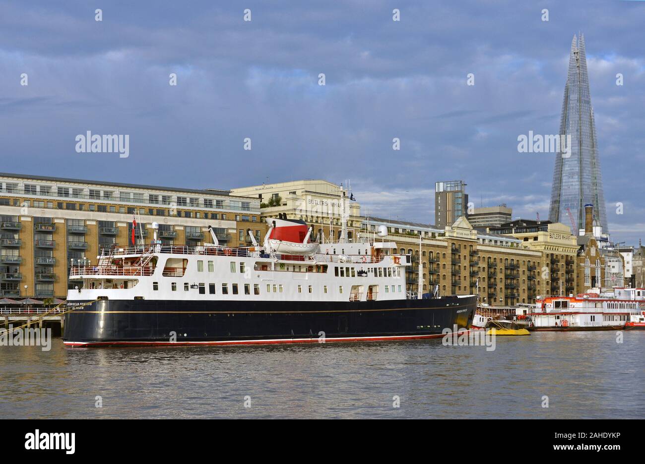 La principessa delle Ebridi ormeggiato al GEORGE'S STAIR TIER, il fiume Tamigi e Londra Foto Stock