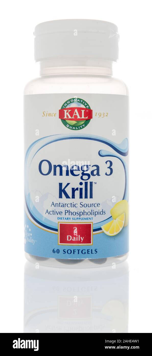Winneconne, WI - 21 Dicembre 2019 : Una bottiglia di Kal Krill omega 3 integratore dietetico isolato su un background Foto Stock