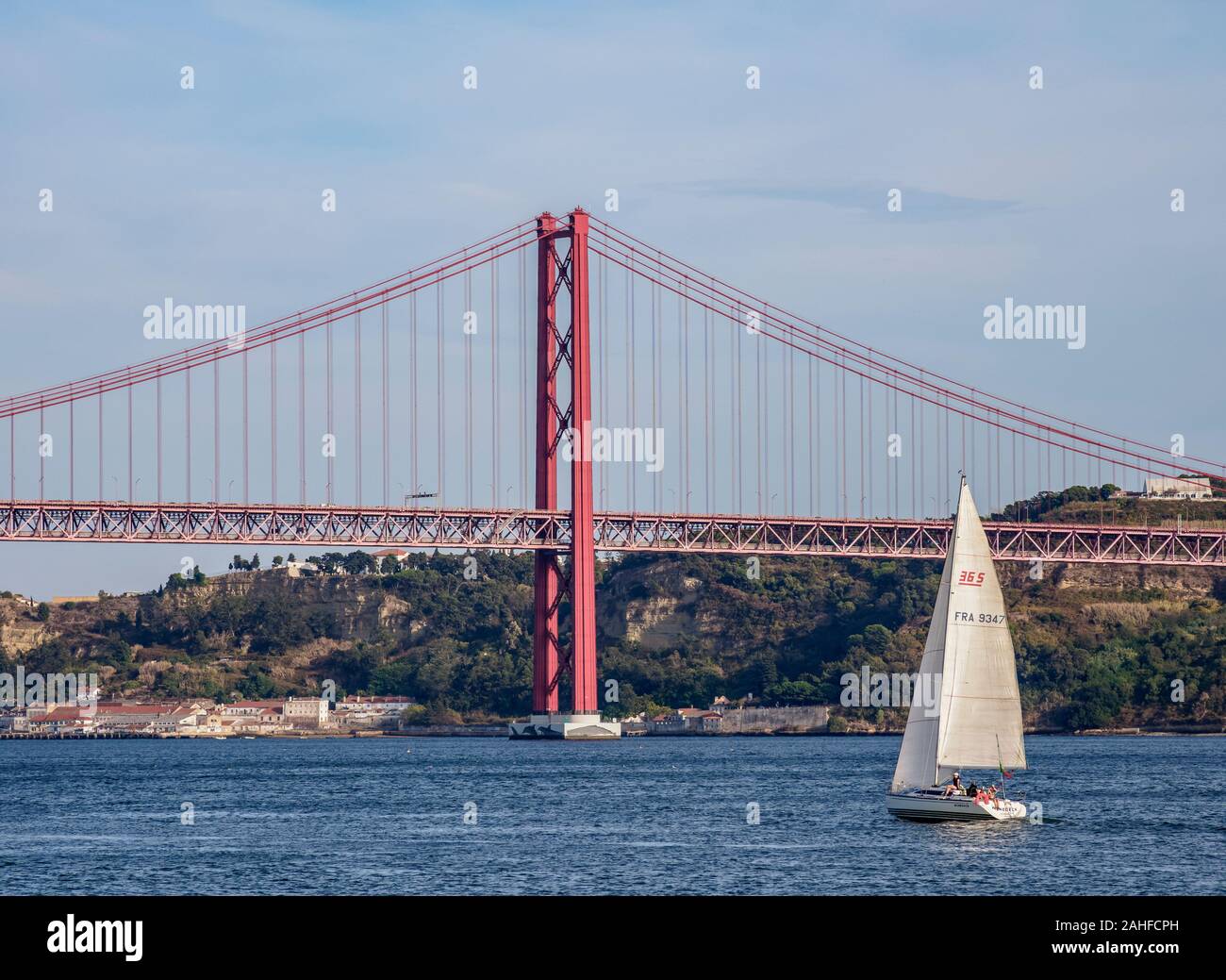 25 de Abril Bridge visto da Belem, Lisbona, Portogallo Foto Stock