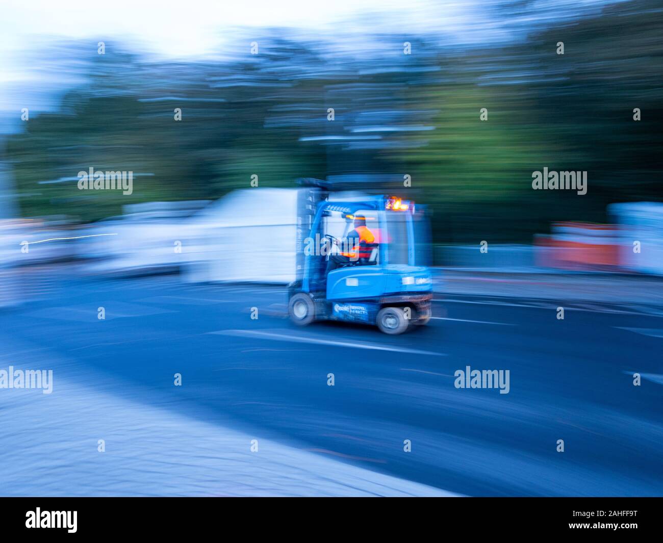 Uomo al lavoro-berlin 2019 Foto Stock