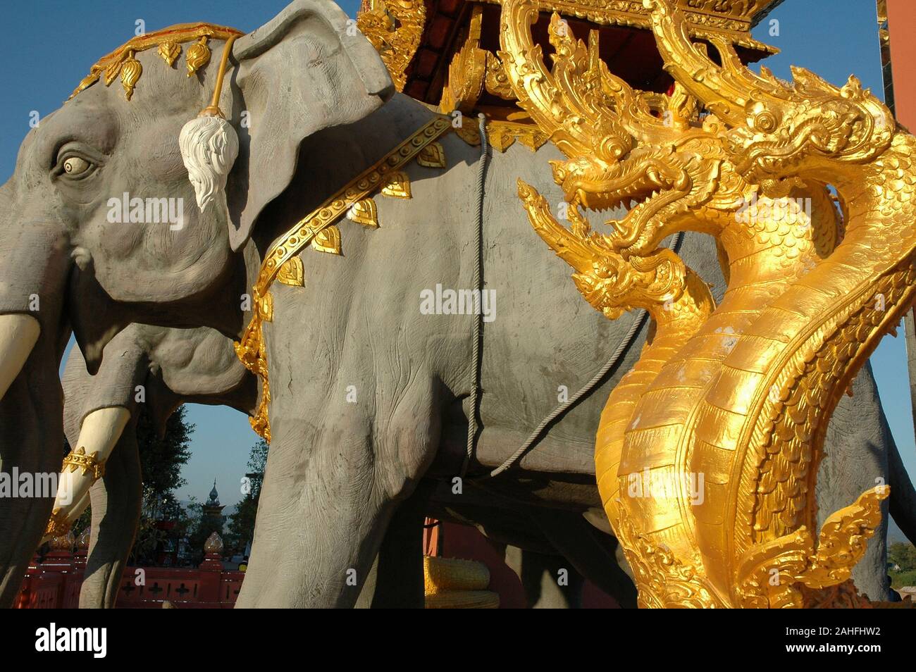 Sculture di elefante al triangolo d oro in Thailandia Foto Stock