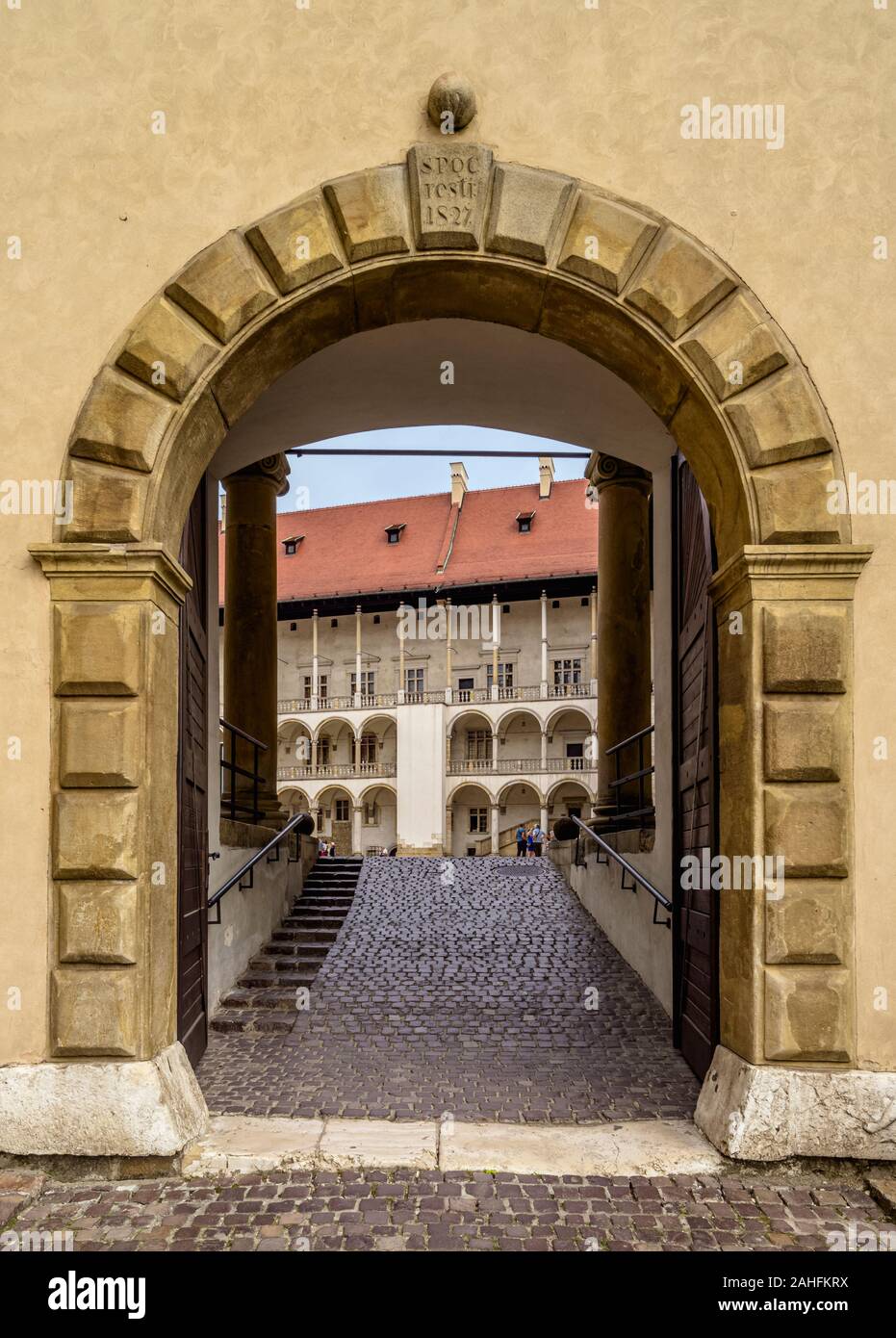 Sigismondo I Stary il cortile rinascimentale, il castello di Wawel, Cracovia, Piccola Polonia voivodato, Polonia Foto Stock