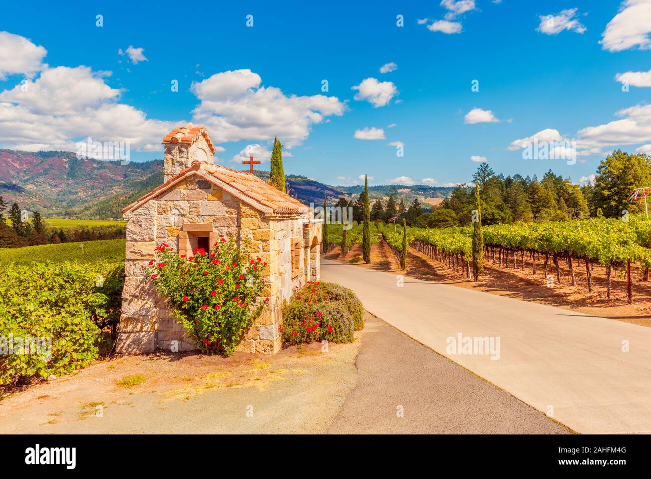 Cappella vicino a vigneti nella Valle di Napa California USA Foto Stock