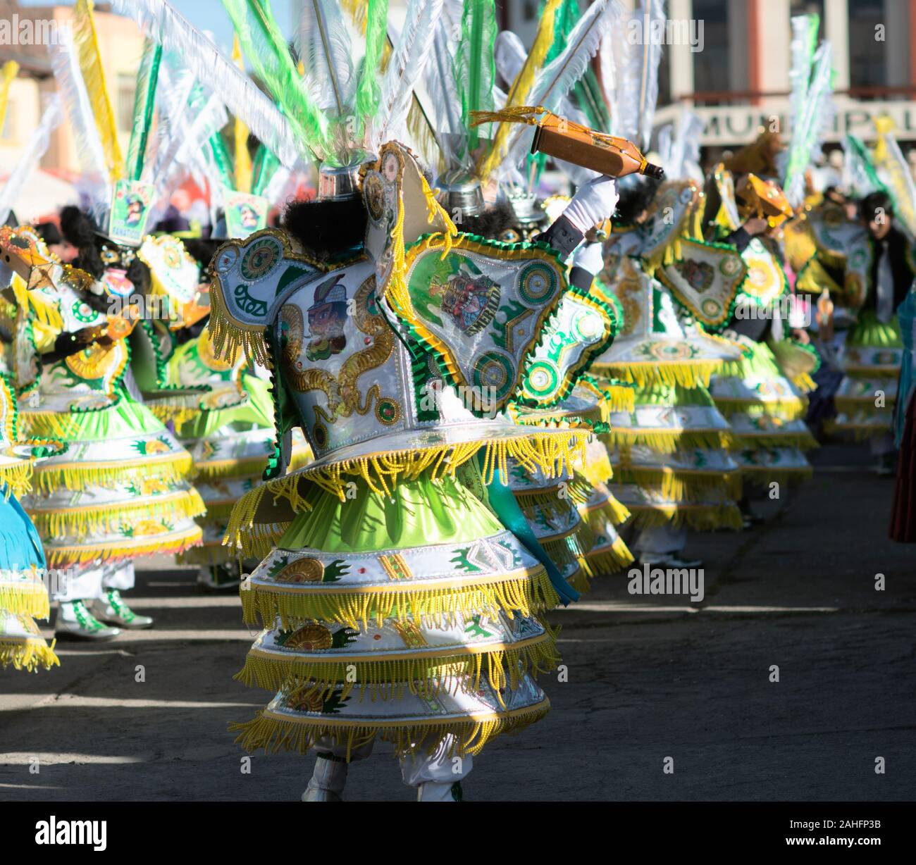 Il famoso 'negritos', danzatori vestiti di lana nera maschere balli presso il Festival in onore della Virgen del Rosario. Ottobre 16, 2012 - Provincia di Chucuito, Foto Stock