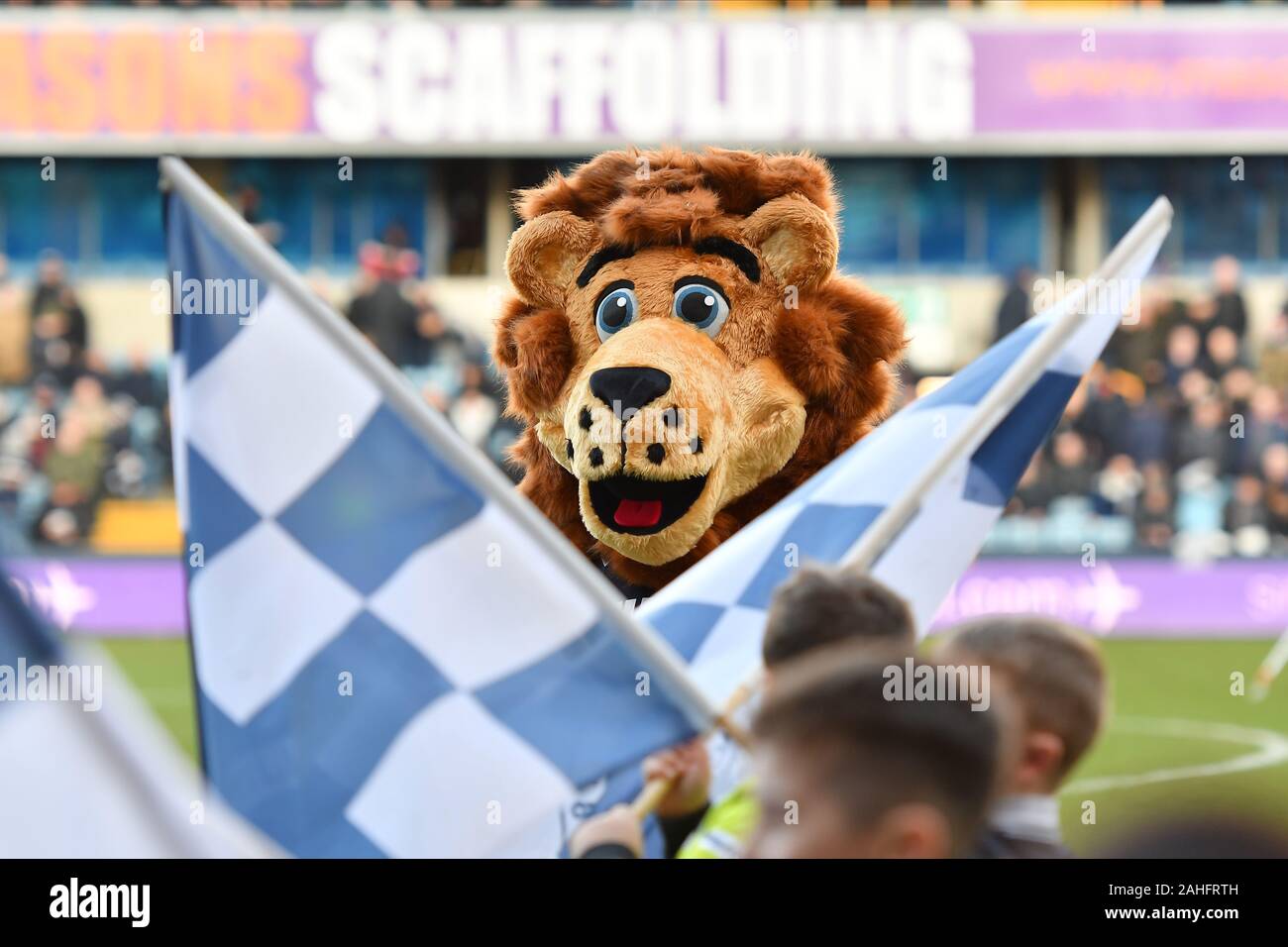 Londra, Regno Unito. 29 Dic, 2019. Millwall mascotte Zampa durante il cielo di scommessa match del campionato tra Millwall e Brentford al Den, Londra domenica 29 dicembre 2019. (Credit: Ivan Yordanov | MI News) Credito: MI News & Sport /Alamy Live News Foto Stock