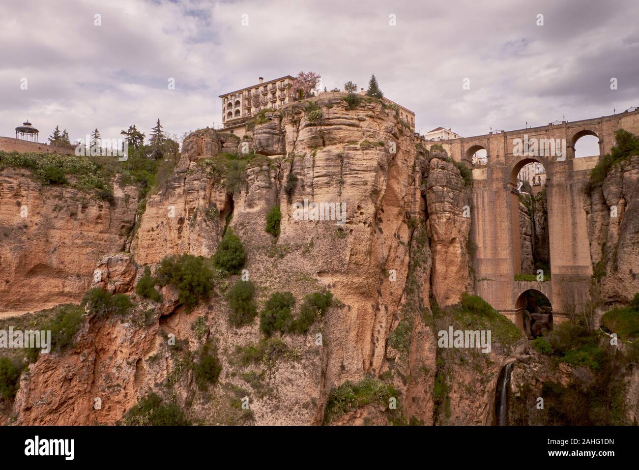 Vista dal ponte a Ronda, Andalusia, Spagna Foto Stock