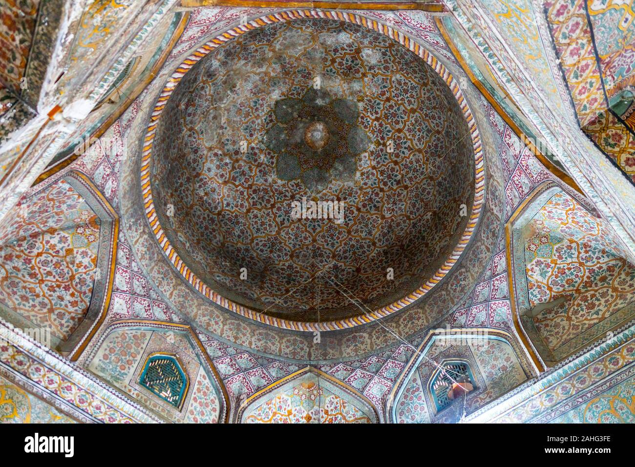 Hyderabad Sarfaraz Khan Kalhoro Santuario pittoresco Plafoniera di visualizzare su un soleggiato Blue Sky giorno Foto Stock