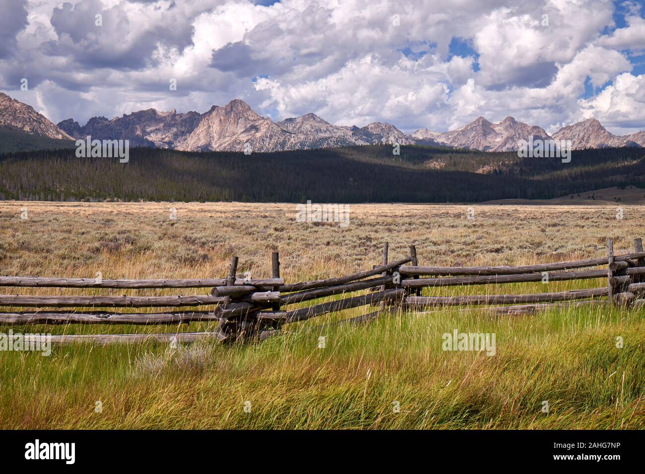 Le Sawtooth Mountains, Idaho, Stati Uniti d'America Foto Stock