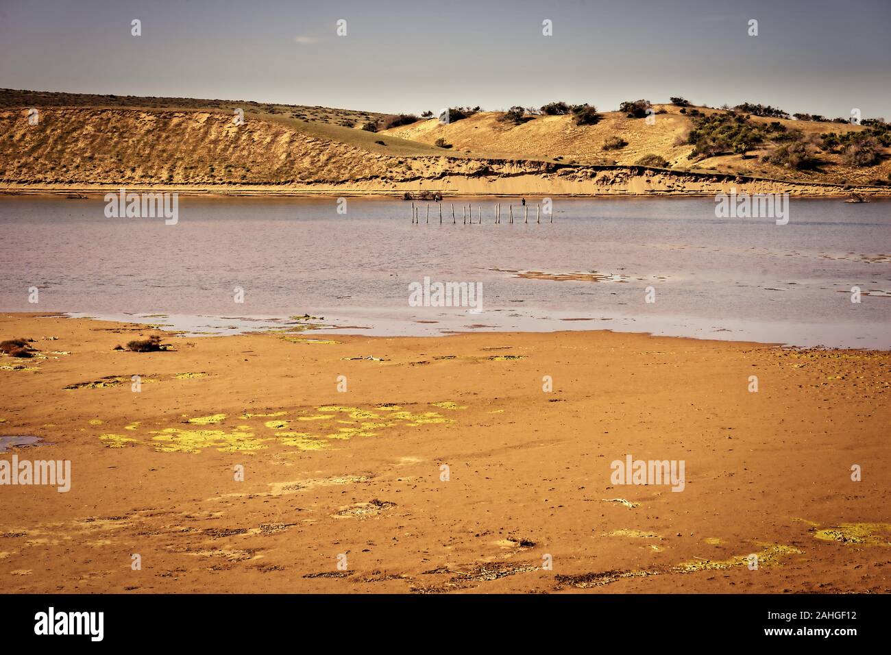 Bocca del oued massa nell'Atlantico, nationalpark sud massa in Marocco. I pescatori per la cattura di pesce con reti Foto Stock