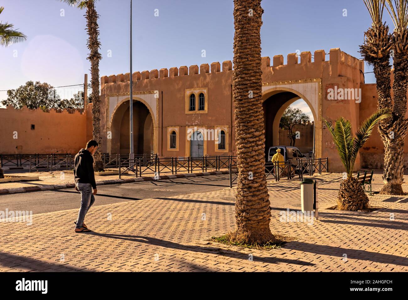 Il doorhaus del Bab Oulad Jarrar, ingresso dooer e windows in Tiznit Foto Stock