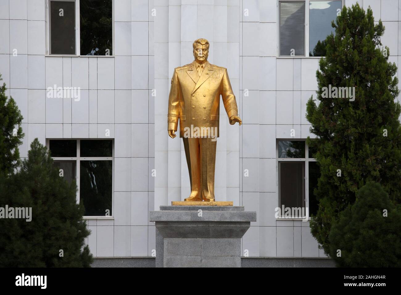 Statua d'oro di Saparmurat Niyazov in Aşgabat Foto Stock