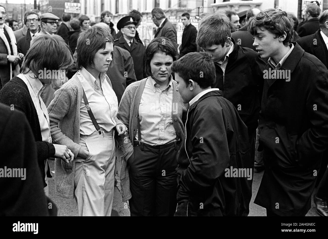 Pantaloni a vita alta immagini e fotografie stock ad alta risoluzione -  Alamy