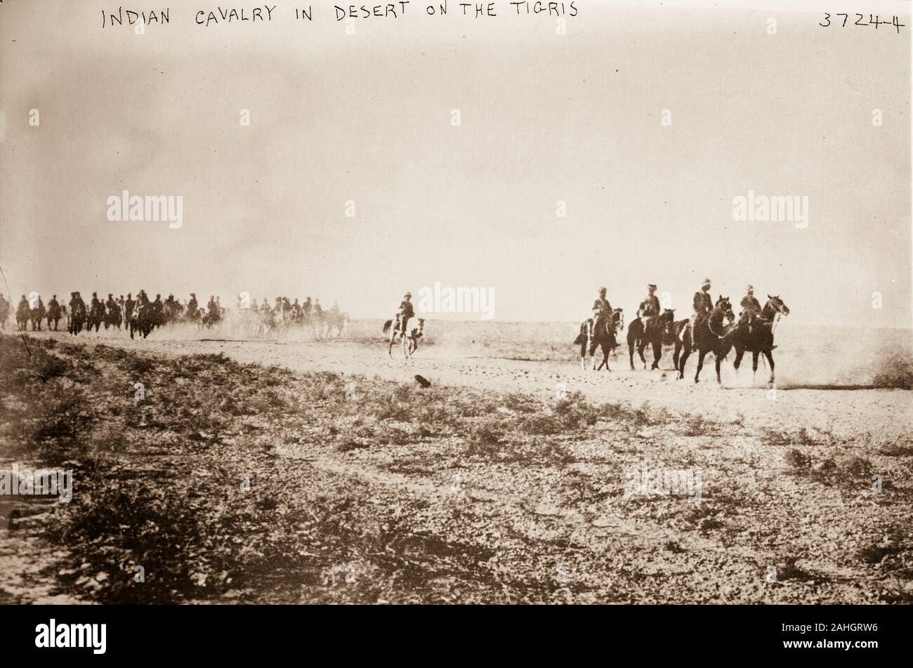 La prima guerra mondiale (WWI o WW1), noto anche come la prima guerra mondiale la Grande Guerra o la guerra per porre fine a tutte le guerre,[5] è stata una guerra globale originario in Europa che è durata dal 28 luglio 1914 al 11 novembre 1918. Più di 70 milioni di personale militare, compresi 60 milioni di europei sono stati mobilitati in uno dei più grandi guerre della storia.oltre nove milioni di combattenti e sette milioni di civili sono morti a causa della guerra (comprese le vittime di un certo numero di g ocides), un tasso di incidenti aggravato dai belligeranti' tecnologica e industriale di raffinatezza. Foto Stock