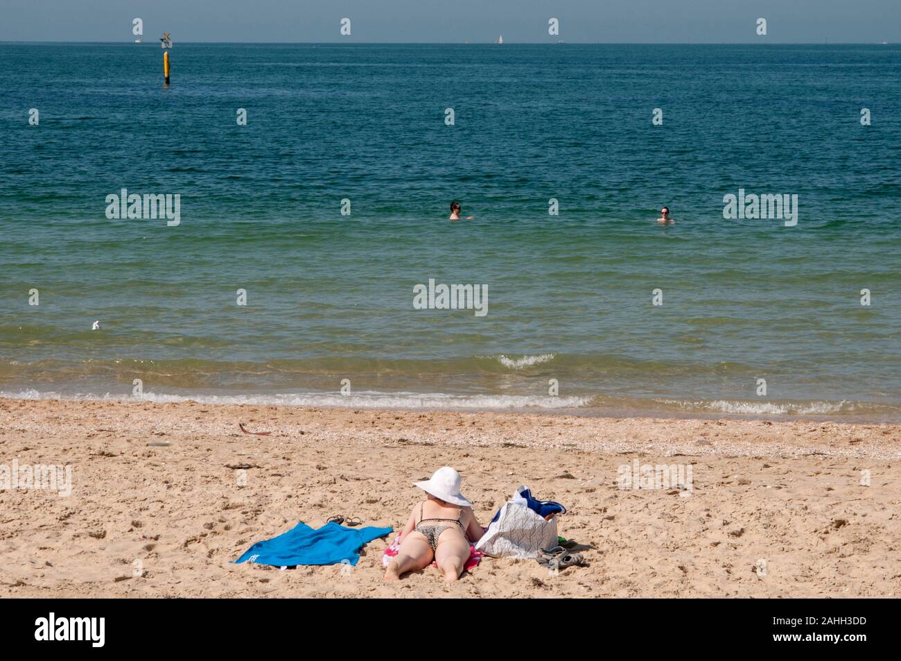 Giorno di estate sulla spiaggia tra Natale e Capodanno, Middle Park, Melbourne, Australia Foto Stock