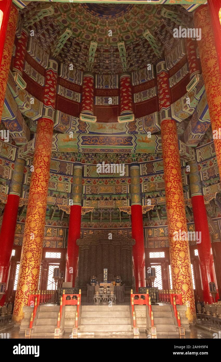 Verniciato colorato interni in legno, la Sala della Preghiera del Buon Raccolto, nel Tempio del Paradiso, Pechino, Cina Foto Stock