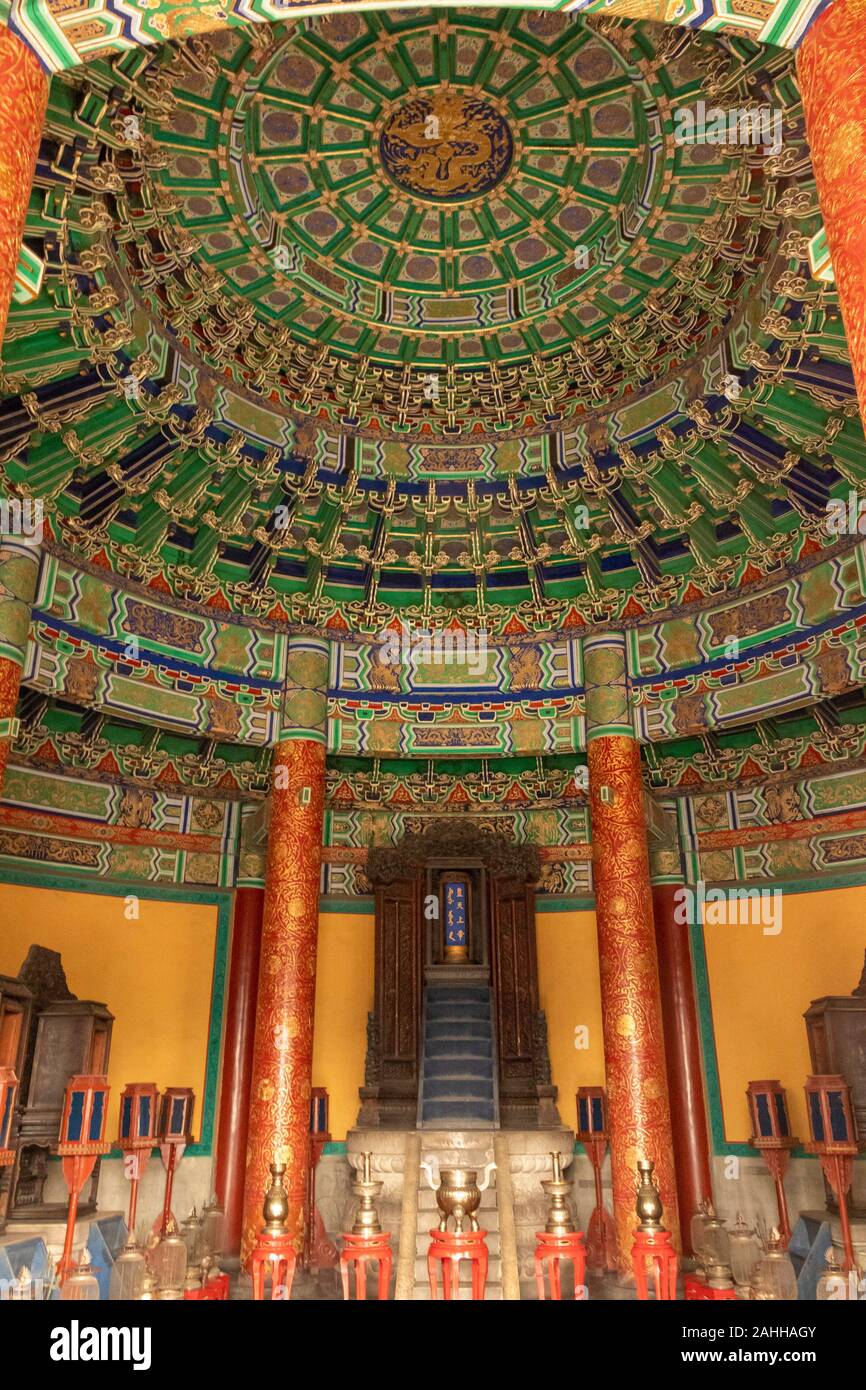 Verniciato colorato interni in legno, la Volta Imperiale del Paradiso, il Tempio del Cielo a Pechino, Cina Foto Stock