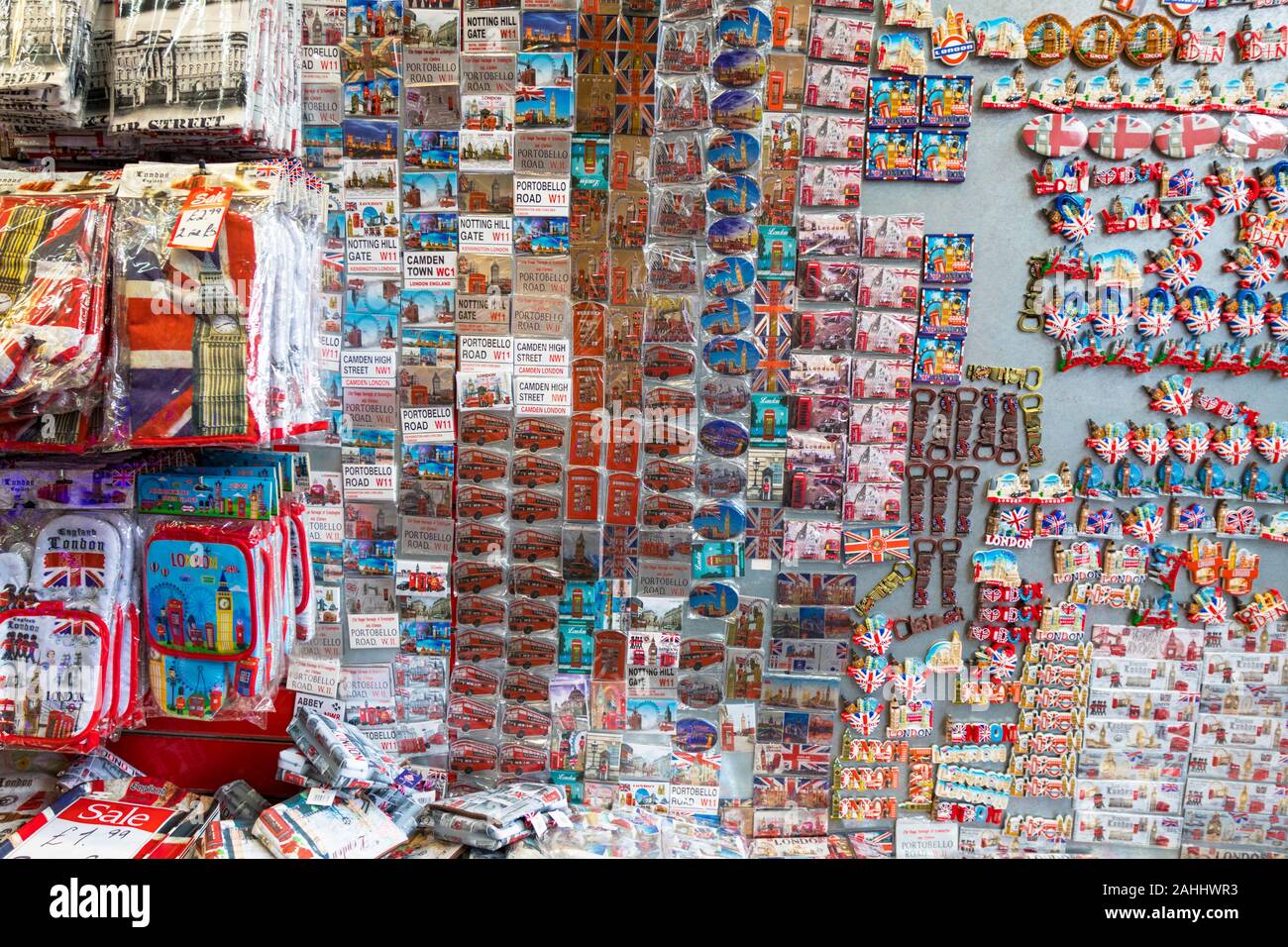 London souvenir shop, magneti per il frigo, Camden, London, Regno Unito Foto Stock