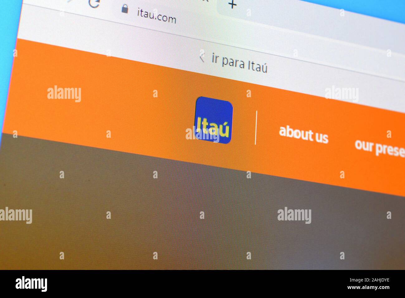 NY, Stati Uniti d'America - 16 dicembre 2019: Homepage di itau sito web sul display del PC, url - itau.com. Foto Stock
