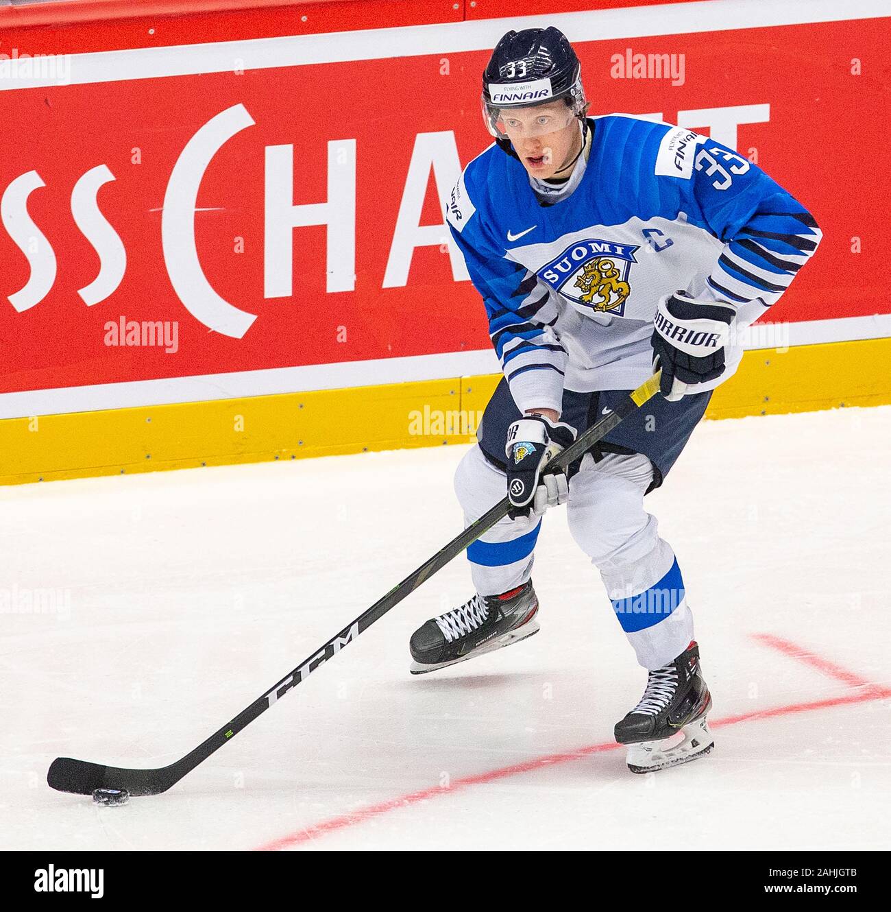 Lassi Thomson (FIN) in azione durante il 2020 IIHF mondo junior di Hockey su ghiaccio campionati del Gruppo una corrispondenza tra il Kazakistan e la Finlandia in Trinec, ceco Foto Stock