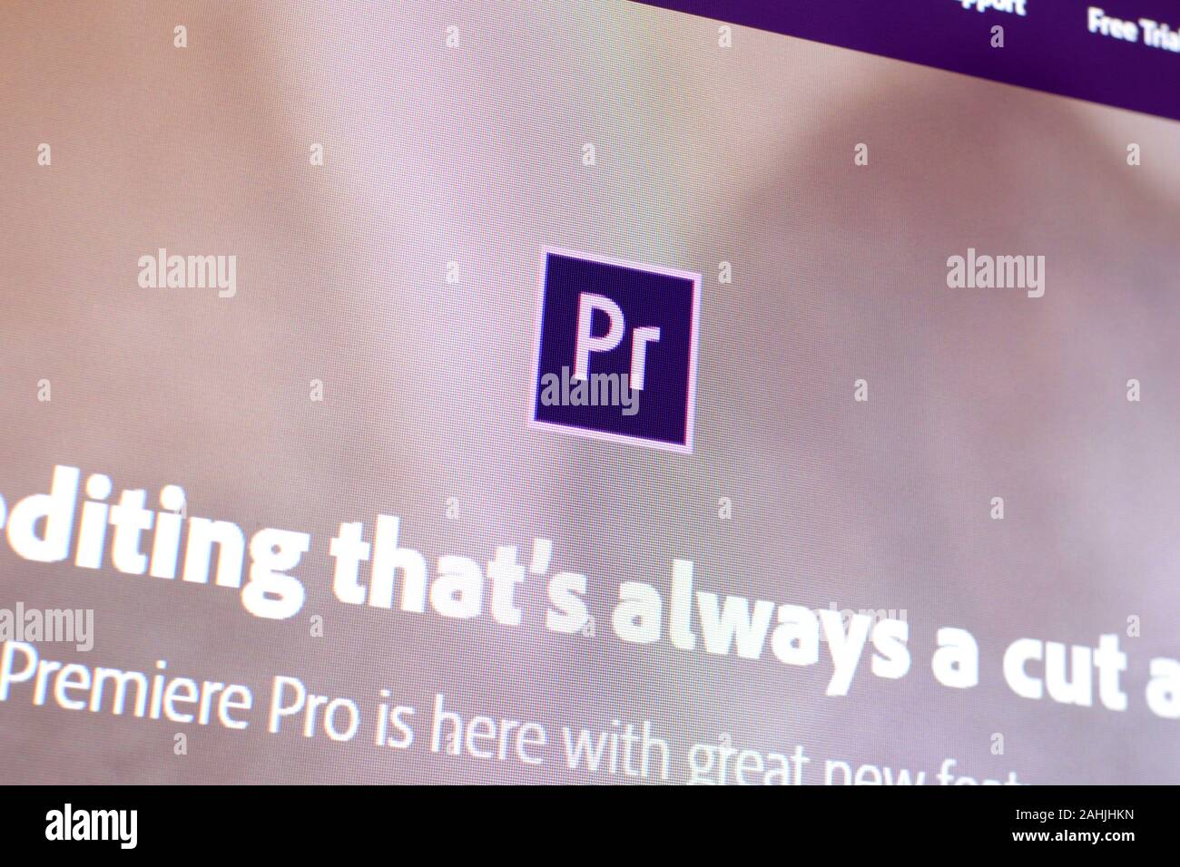 NY, Stati Uniti d'America - 16 dicembre 2019: Pagina Web di adobe premiere prodotto sul sito ufficiale sul display del PC Foto Stock